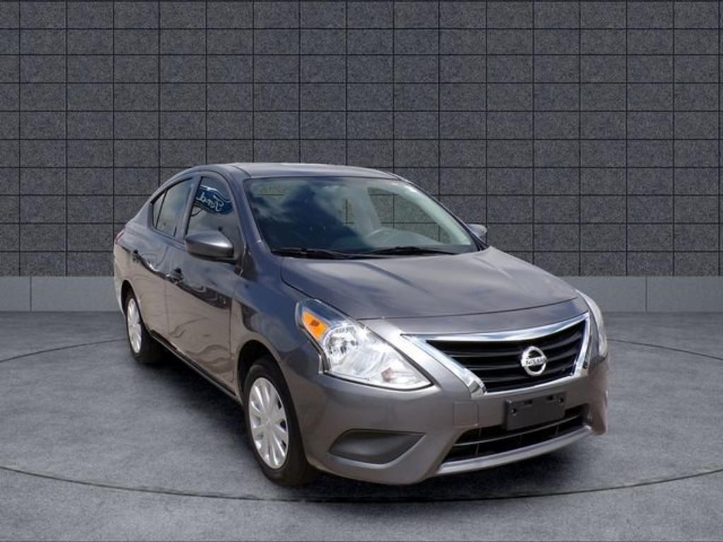 2019 Nissan Versa 1.6 S Plus CVT's photo
