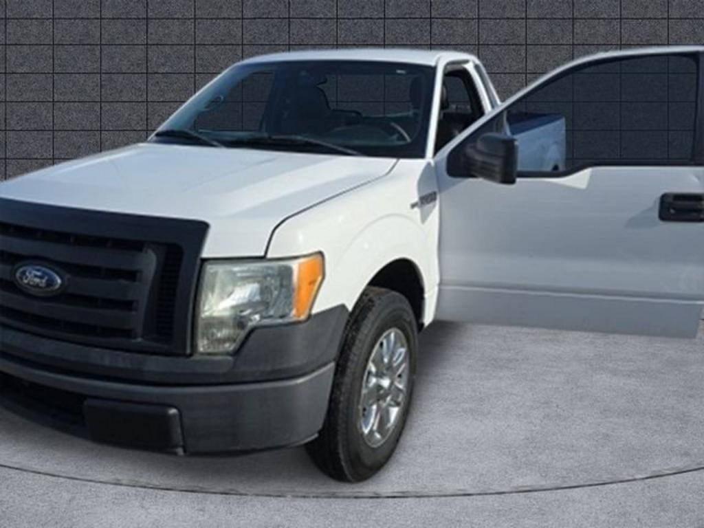2011 Ford F-150 XL Regular Cab 126-in's photo